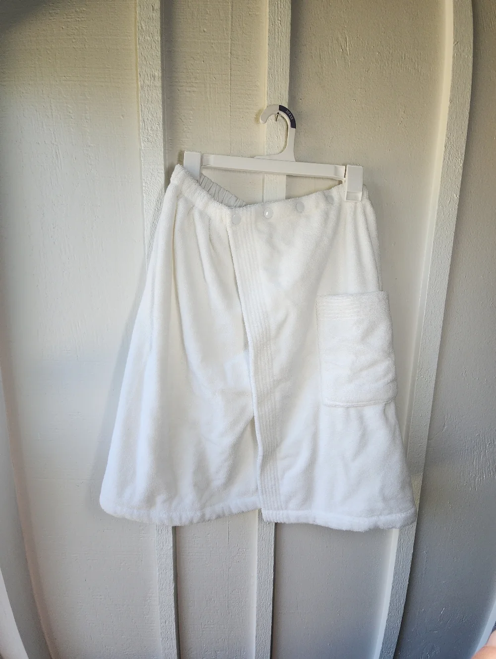 Hammacher Schlemmer Wrap Towel in White